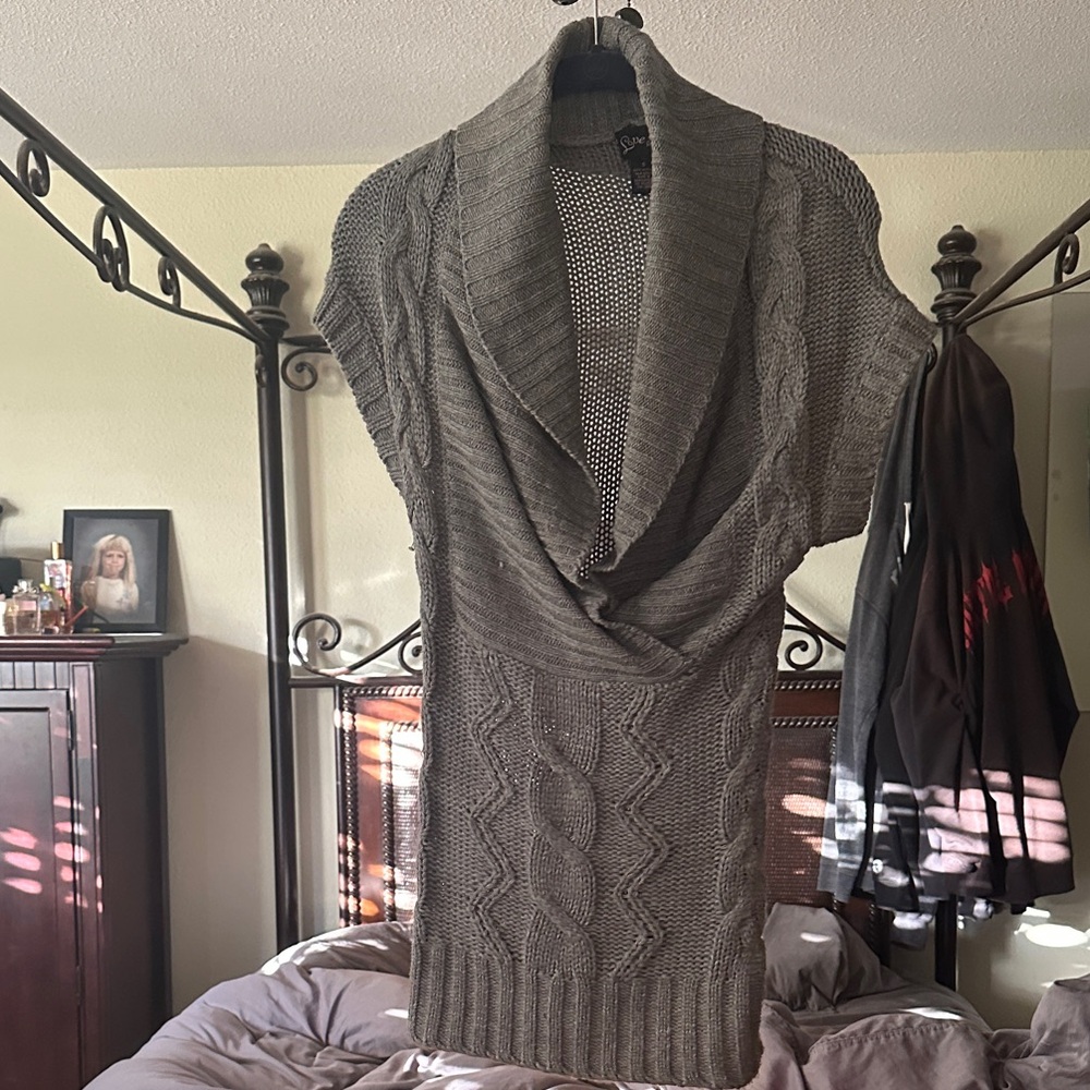 Stylish Cowl Neck Sweater in Gray